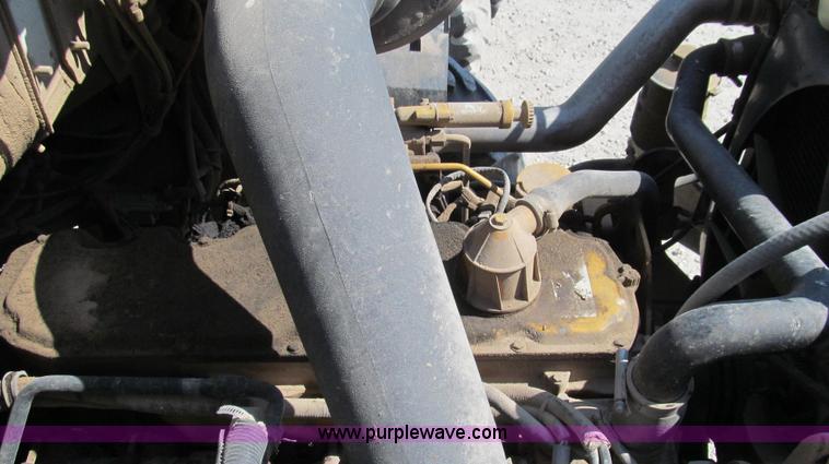 image for item G2103 1999 Sterling L8513 pre/post liquid fertilizer applicator sprayer