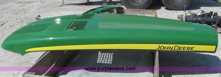 image for item G2104 John Deere 9530 hood, light cowl and front grill base
