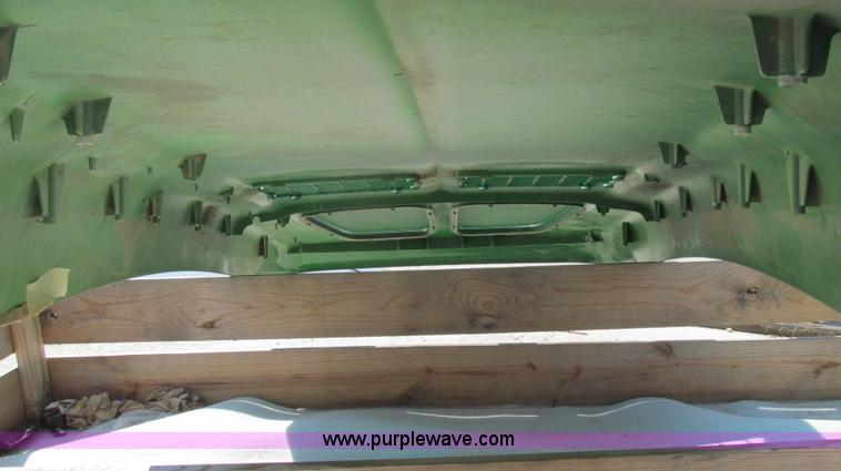 image for item G2104 John Deere 9530 hood, light cowl and front grill base