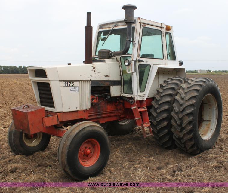 image for item G4139 Case 1175 tractor