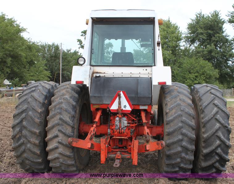 image for item G4139 Case 1175 tractor