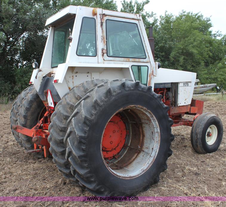 image for item G4139 Case 1175 tractor