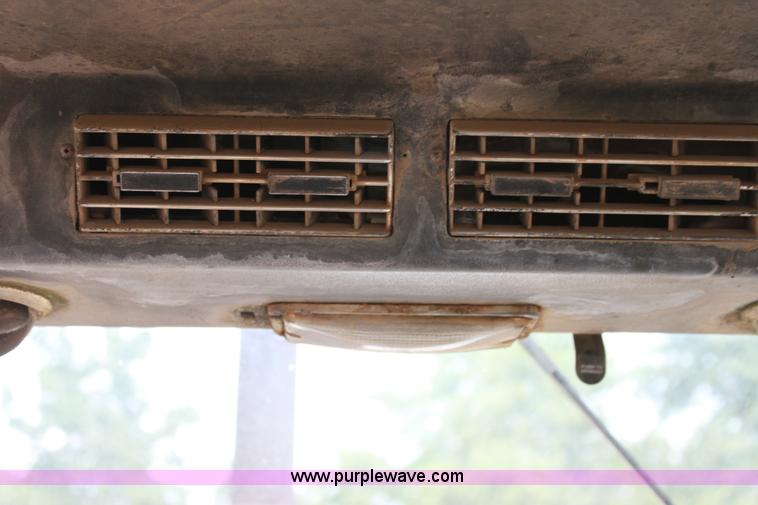 image for item G4139 Case 1175 tractor