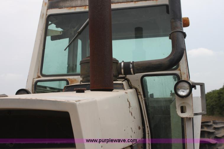 image for item G4139 Case 1175 tractor