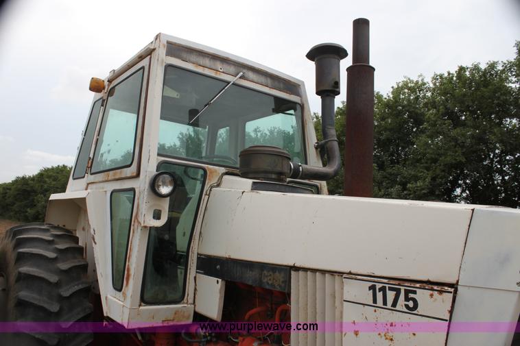 image for item G4139 Case 1175 tractor