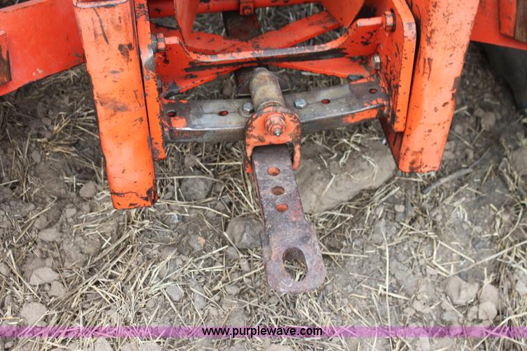 image for item G4139 Case 1175 tractor