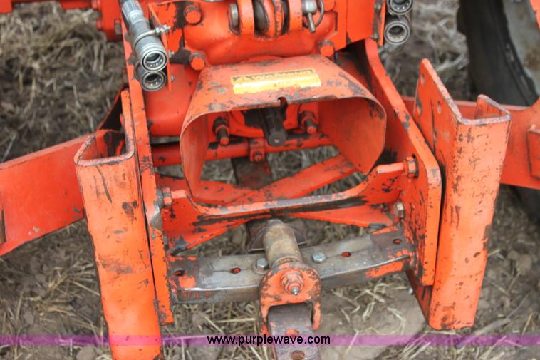 image for item G4139 Case 1175 tractor