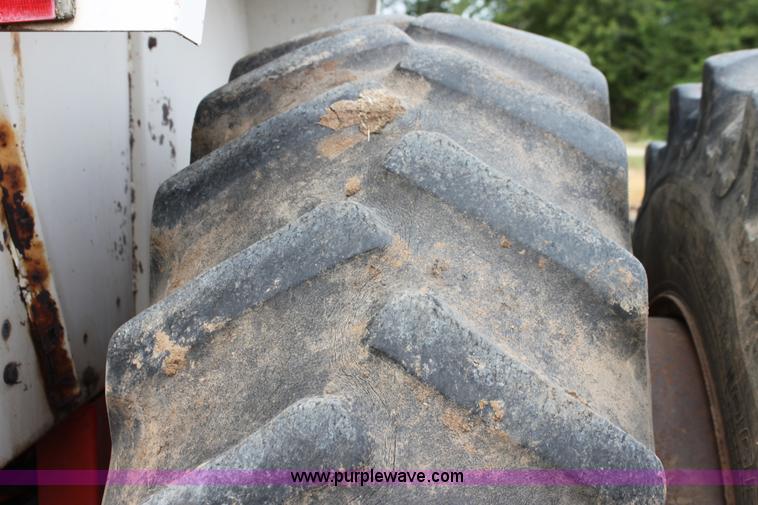 image for item G4139 Case 1175 tractor