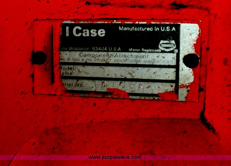 image for item G4139 Case 1175 tractor