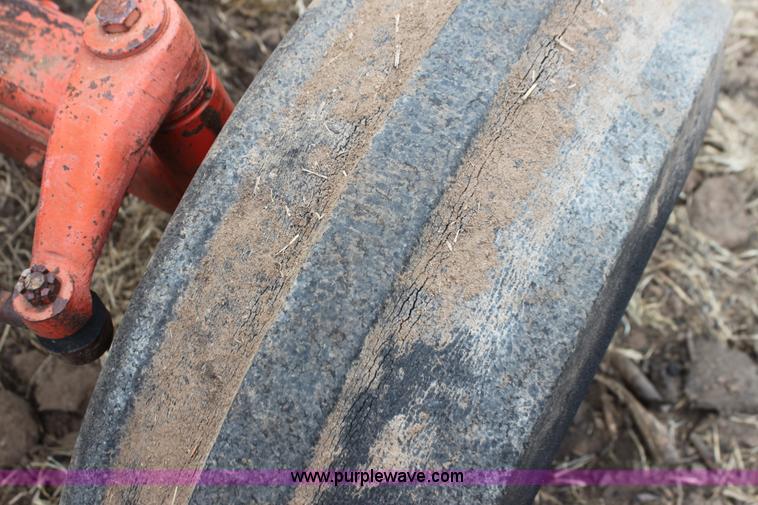 image for item G4139 Case 1175 tractor