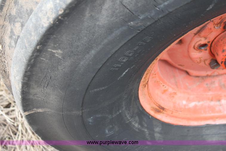 image for item G4139 Case 1175 tractor