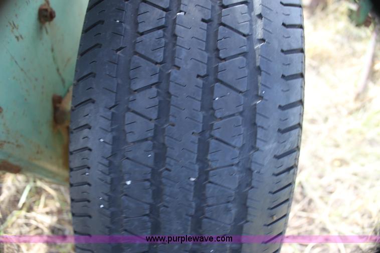 image for item G4150 John Deere FB B drill