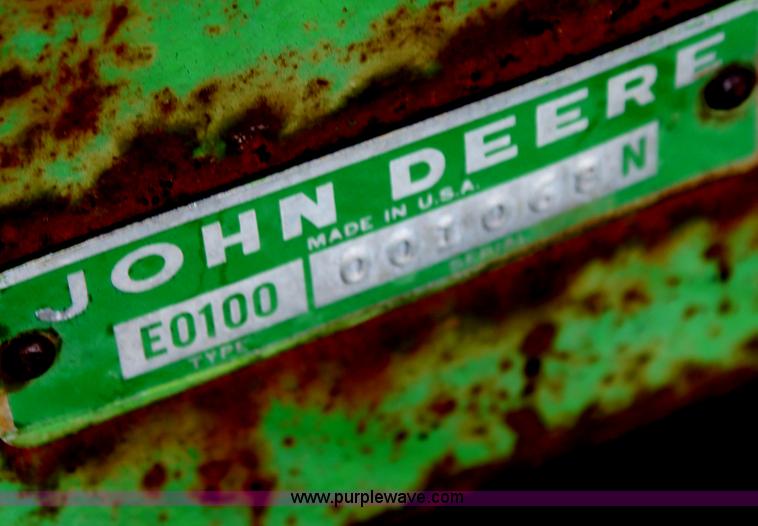 image for item G4151 John Deere 100 chisel
