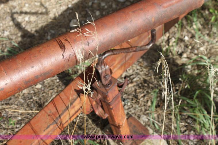 image for item G4152 New Holland 275 small square baler