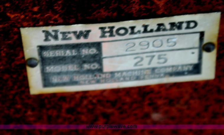 image for item G4152 New Holland 275 small square baler