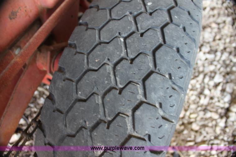 image for item G4152 New Holland 275 small square baler