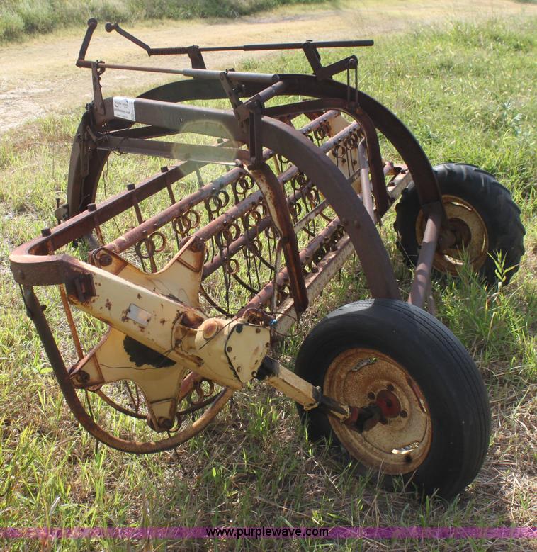 image for item G4153 New Holland 56 rake