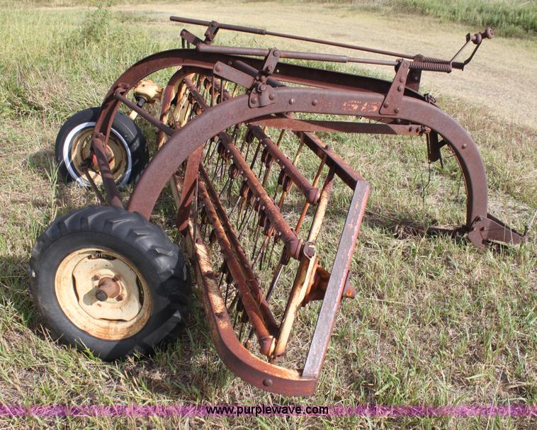 image for item G4153 New Holland 56 rake