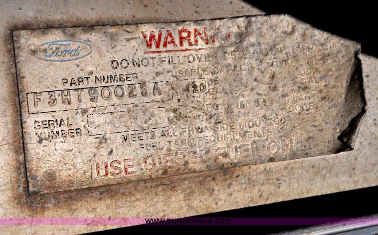 image for item G6161 1995 Ford L9000 semi truck