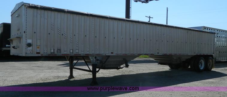 image for item G7996 1980 Wilson AGH-600 double hopper aluminum grain trailer