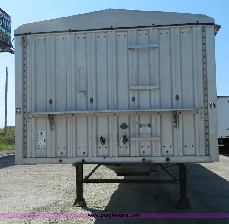 image for item G7996 1980 Wilson AGH-600 double hopper aluminum grain trailer