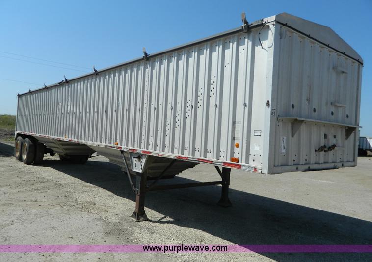 image for item G7996 1980 Wilson AGH-600 double hopper aluminum grain trailer