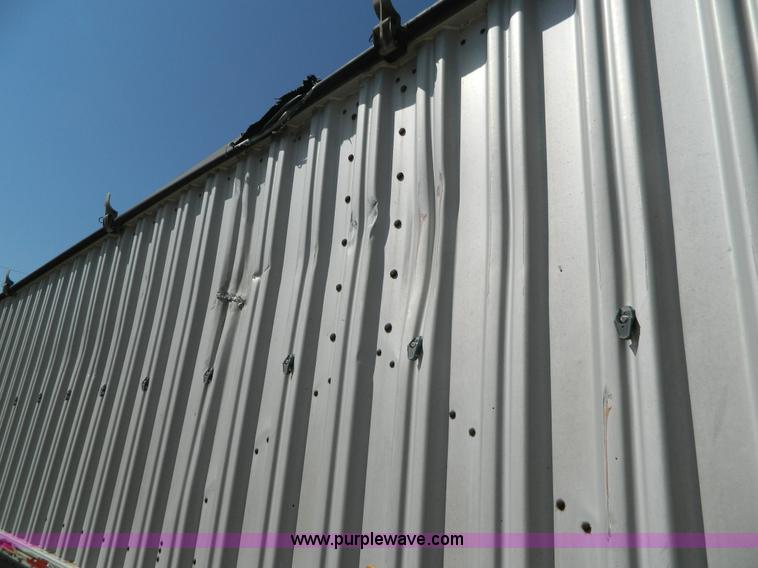 image for item G7996 1980 Wilson AGH-600 double hopper aluminum grain trailer