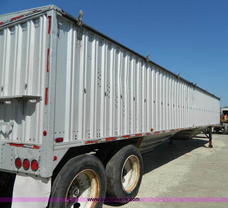image for item G7996 1980 Wilson AGH-600 double hopper aluminum grain trailer