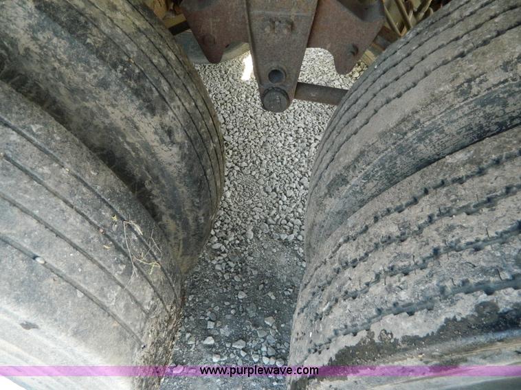 image for item G7996 1980 Wilson AGH-600 double hopper aluminum grain trailer