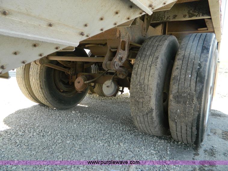 image for item G7996 1980 Wilson AGH-600 double hopper aluminum grain trailer