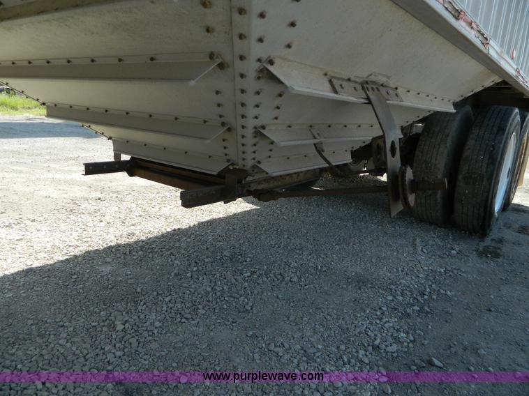 image for item G7996 1980 Wilson AGH-600 double hopper aluminum grain trailer
