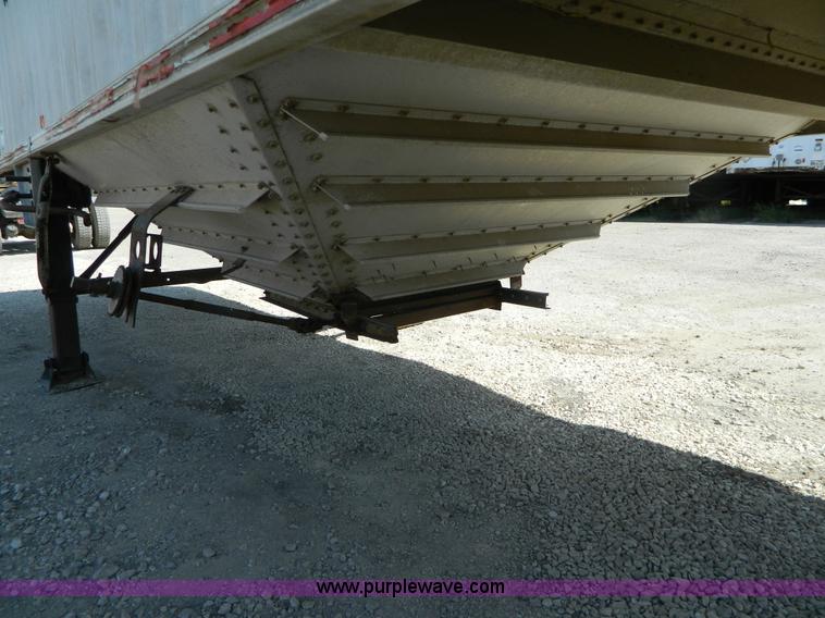 image for item G7996 1980 Wilson AGH-600 double hopper aluminum grain trailer