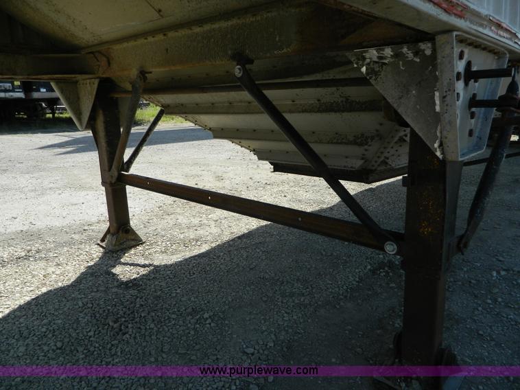 image for item G7996 1980 Wilson AGH-600 double hopper aluminum grain trailer