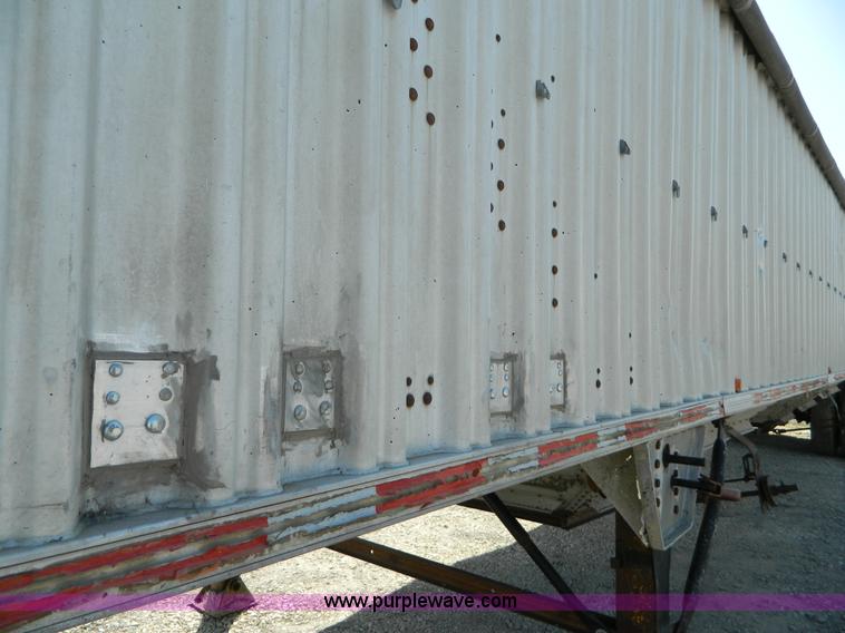 image for item G7996 1980 Wilson AGH-600 double hopper aluminum grain trailer