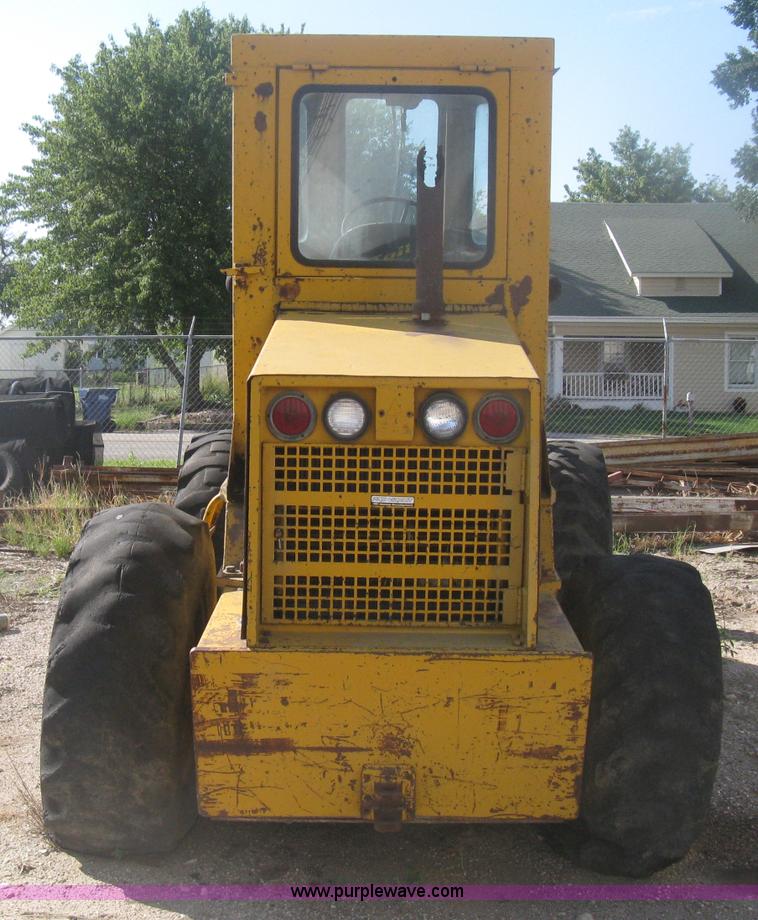 image for item H6412 1972 Allis Chalmers 840 wheel loader