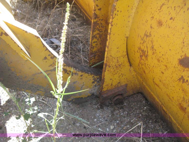 image for item H6412 1972 Allis Chalmers 840 wheel loader