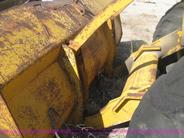 image for item H6412 1972 Allis Chalmers 840 wheel loader