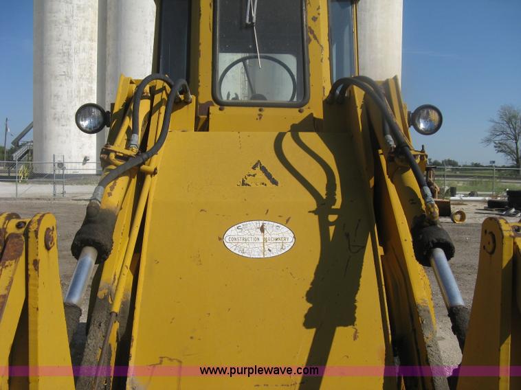 image for item H6412 1972 Allis Chalmers 840 wheel loader