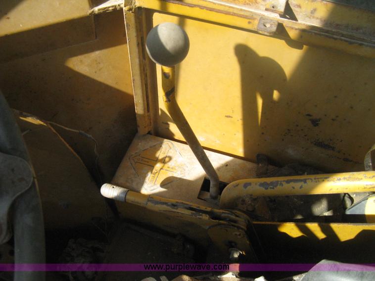 image for item H6412 1972 Allis Chalmers 840 wheel loader