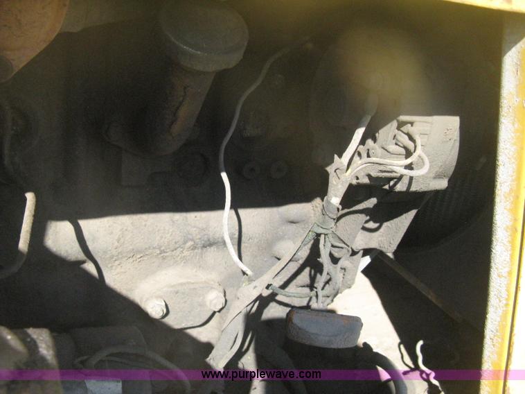 image for item H6412 1972 Allis Chalmers 840 wheel loader