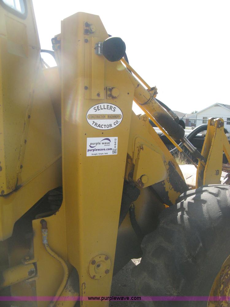 image for item H6412 1972 Allis Chalmers 840 wheel loader