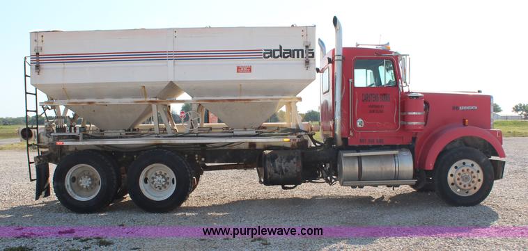 image for item H6847 1984 Kenworth W900 tender truck