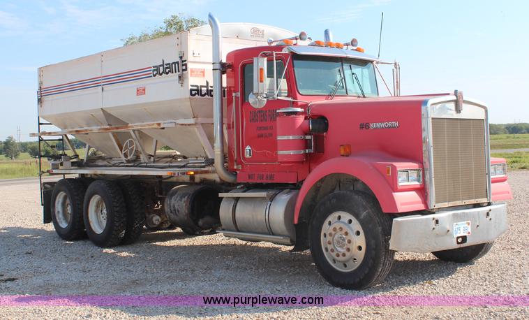 image for item H6847 1984 Kenworth W900 tender truck