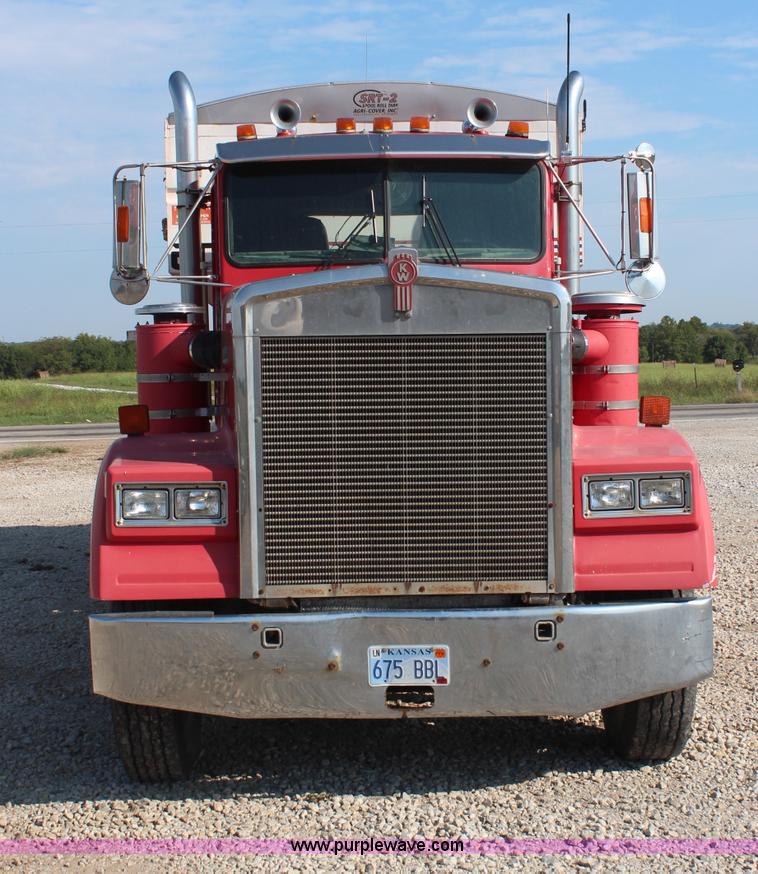 image for item H6847 1984 Kenworth W900 tender truck