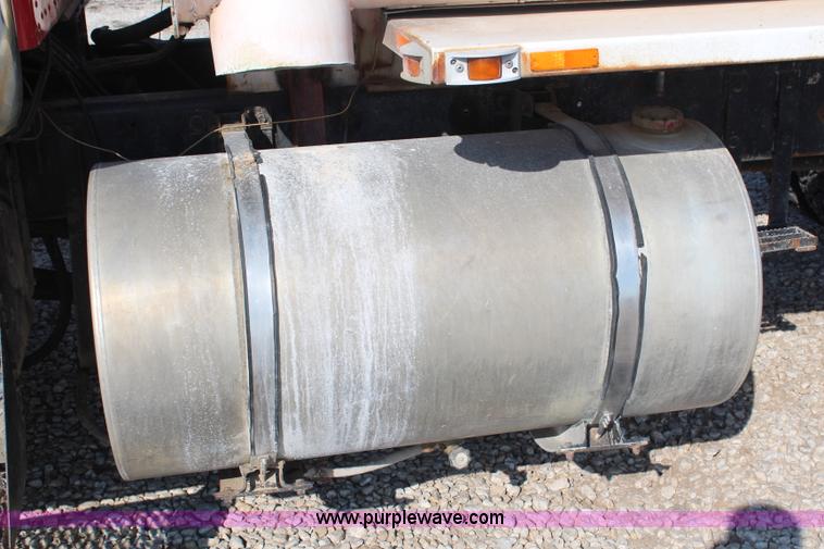 image for item H6847 1984 Kenworth W900 tender truck