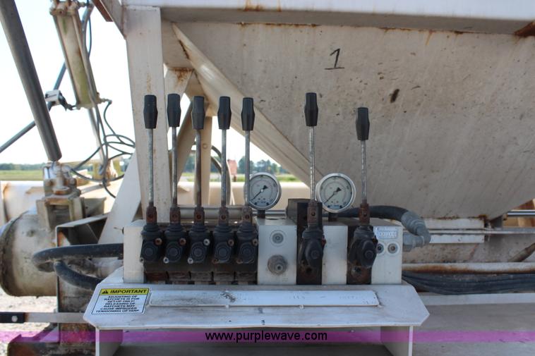 image for item H6847 1984 Kenworth W900 tender truck