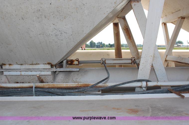 image for item H6847 1984 Kenworth W900 tender truck