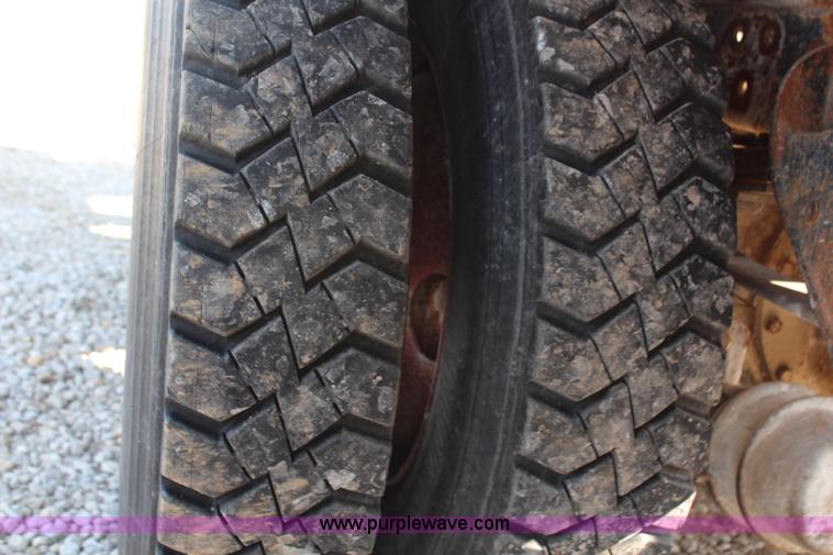 image for item H6847 1984 Kenworth W900 tender truck