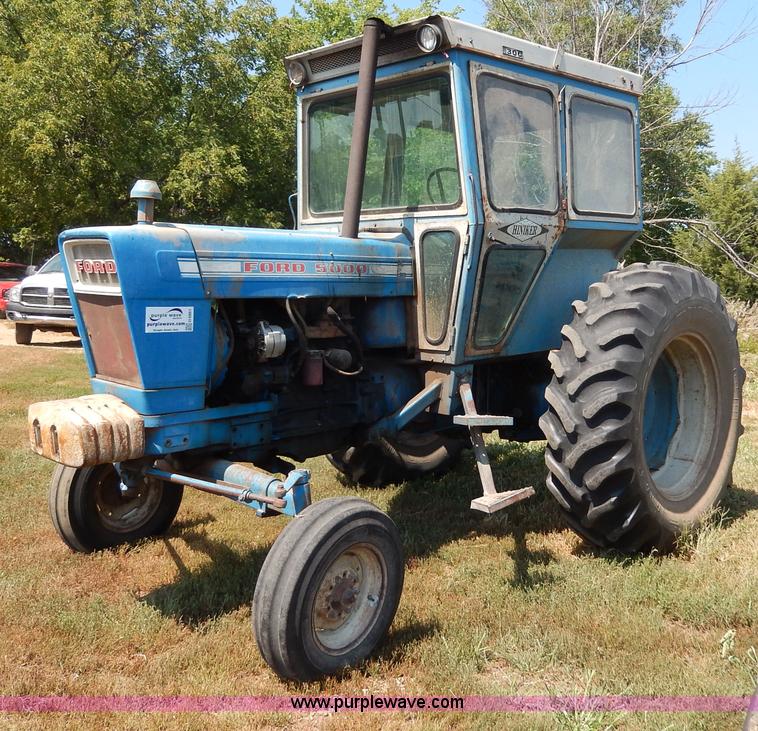 image for item H6861 1972 Ford 5000 tractor