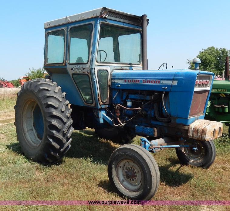 image for item H6861 1972 Ford 5000 tractor